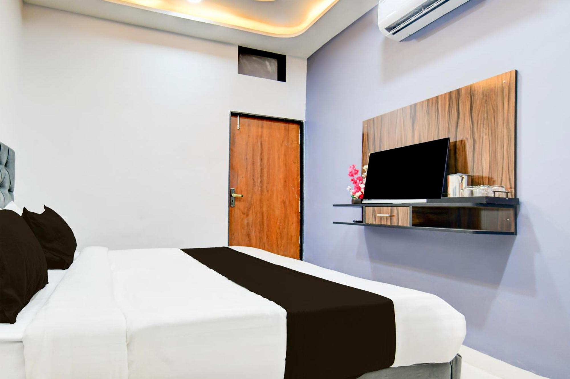 Super Hotel O D.V Near Medanta Hospital Indaur Kültér fotó