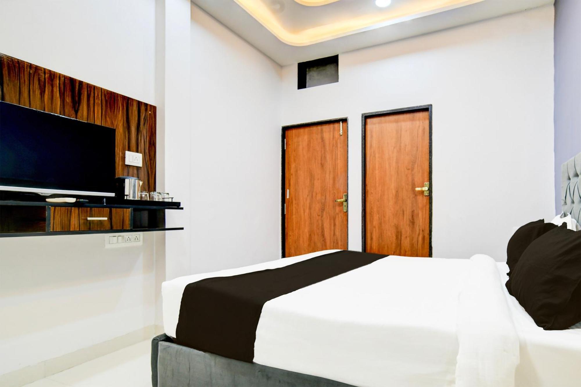 Super Hotel O D.V Near Medanta Hospital Indaur Kültér fotó